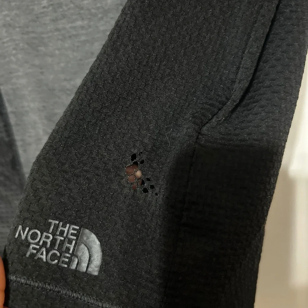 The North Face Womens M/M Black Gray Athletic Performance Short Sleeve Top Shirt - Picture 3 of 11